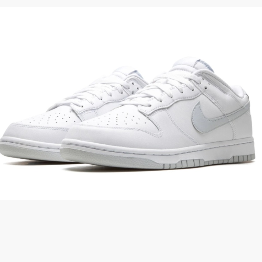 DUNK LOW RETRO
"Pure Platinum" men’s size 12